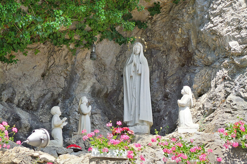 Pilgrimage MARIAN SHRINES Fatima